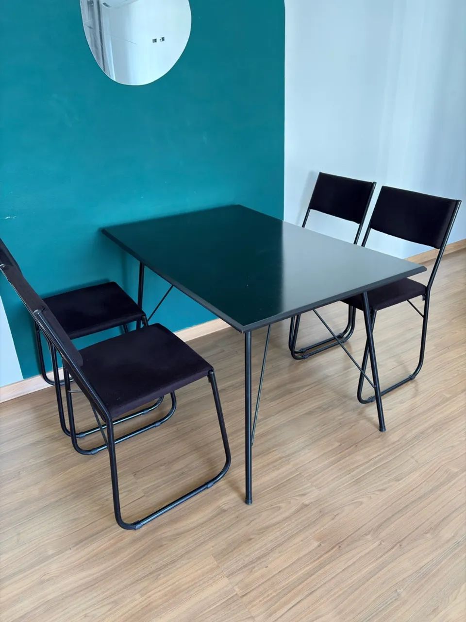 Mesa de jantar com 4 cadeiras