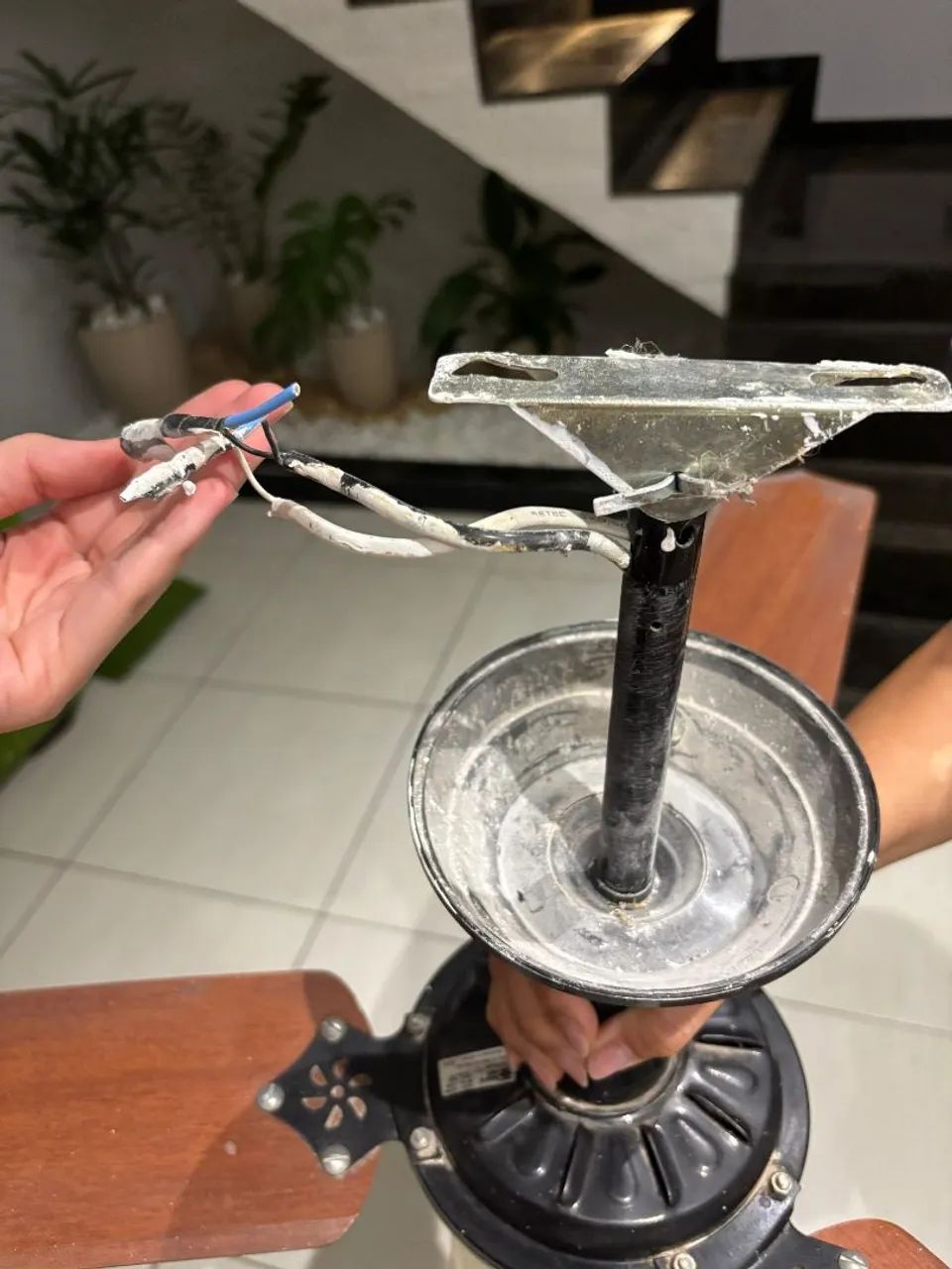 Ventilador de teto funcionando - Foto 4