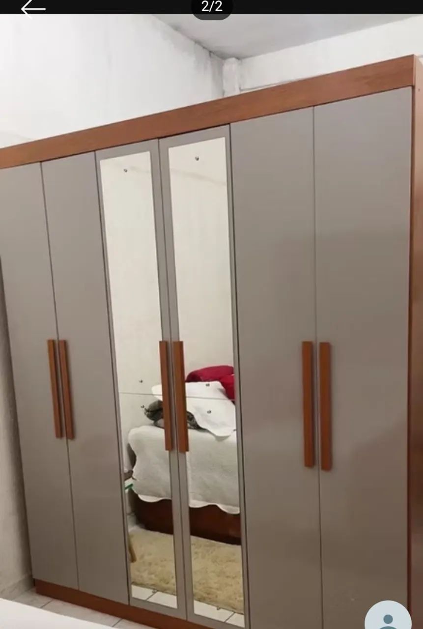 Vendo guarda roupa 6 portas com espelho