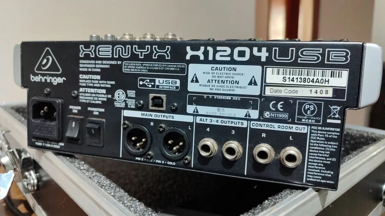 MESA DE SOM BEHRINGER X1204USB + CASE RÍGIDO SOMCASE - Foto 3
