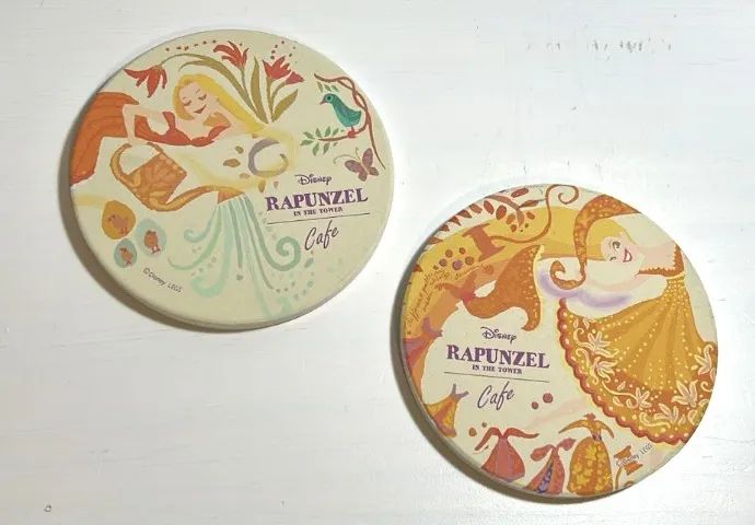 Porta-copos do Rapunzel Café no Japão