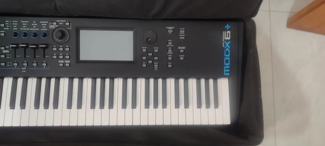 Yamaha MODX 6+ - Foto 2