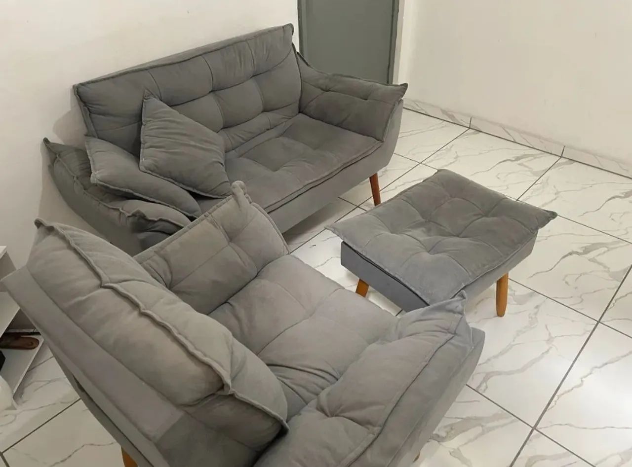 Sofá Opala de 3 lugares Cinza Claro 