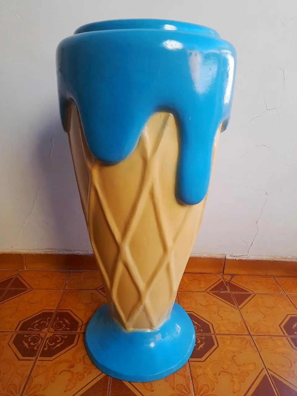 Conjunto com 6 Banquetas Personalizadas de Sorvete em Fibra de Vidro