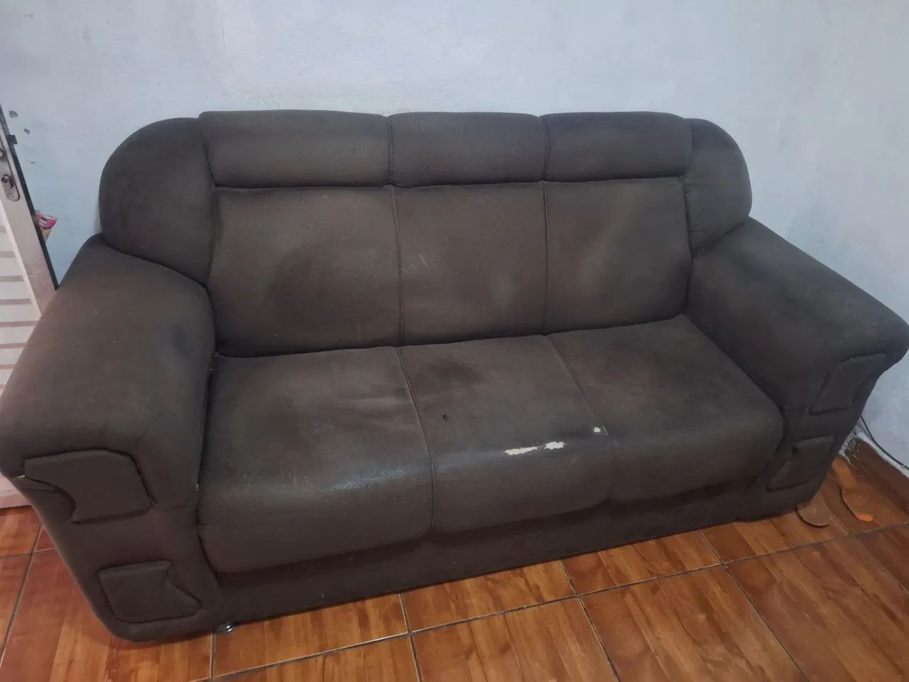 Sofa 2 e 3 lugares muito bom - Foto 2