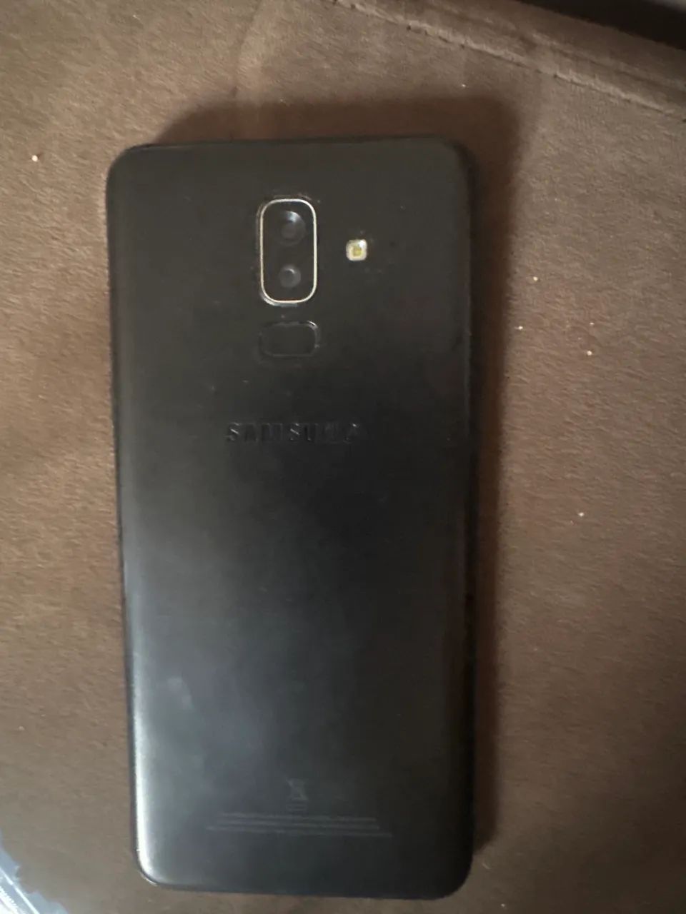 Samsung J8 