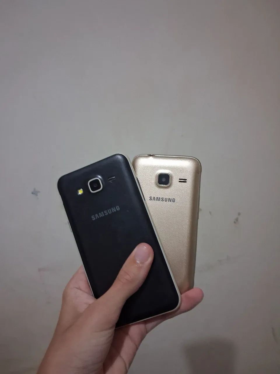 Vendo dois celulares para tirar peças - Foto 2