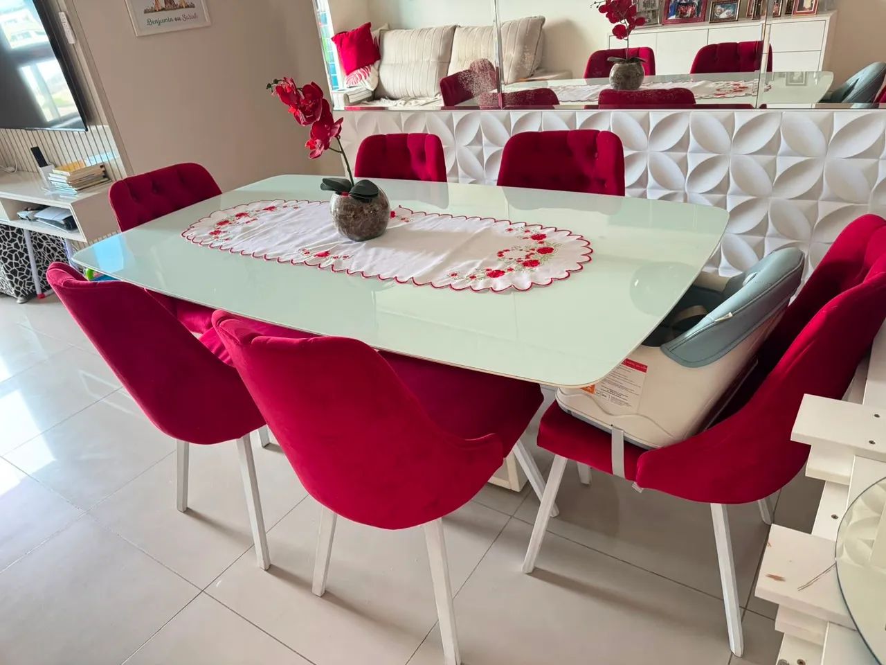 Mesa de vidro branca com 6 cadeiras  - Foto 5