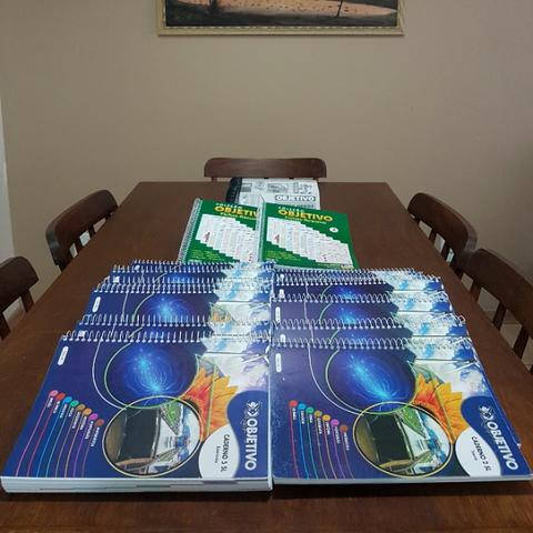 Livros Vestibular Objetivo + Livro de Provas da ufrgs - Foto 4