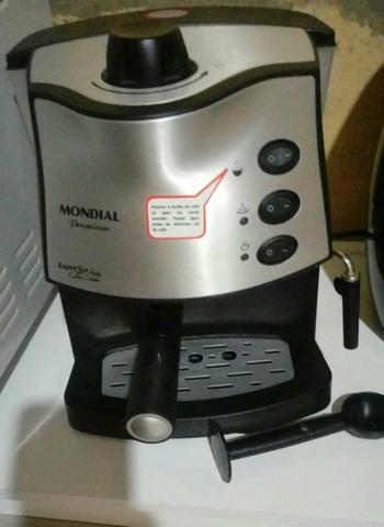 Cafeteira Expresso Mondial C-08