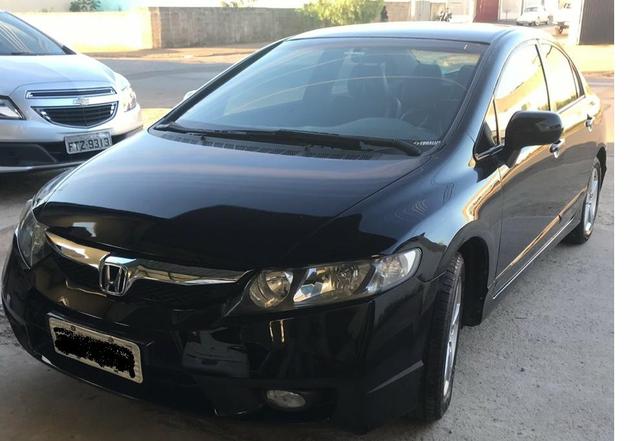 Vendo troco New Civic.tudo ok pegar e andar carro muito bom.zap