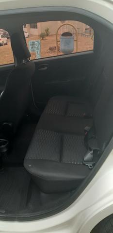 Toyota Etios 1.5 XS Hatch 2013/2014 Branco - Foto 8