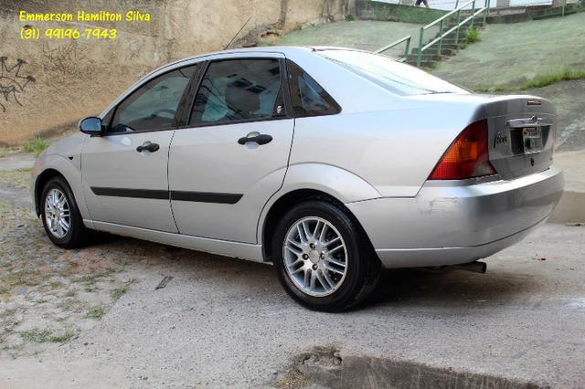 Focus Sedan Ghia 2.0 16V Flex
