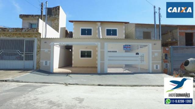 Sobrado com 2 Quartos 2 Vagas de Garagem de Construtor em Itaquaquecetuba !