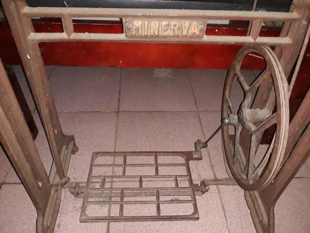Máquina de costura antiga