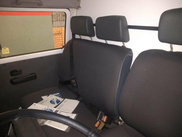 Kombi furgão ano 2000 teto alto - Foto 5