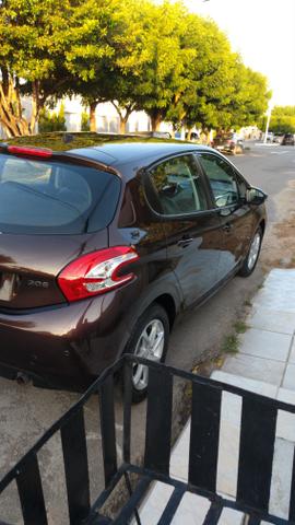 Peugeot 208 - Foto 8