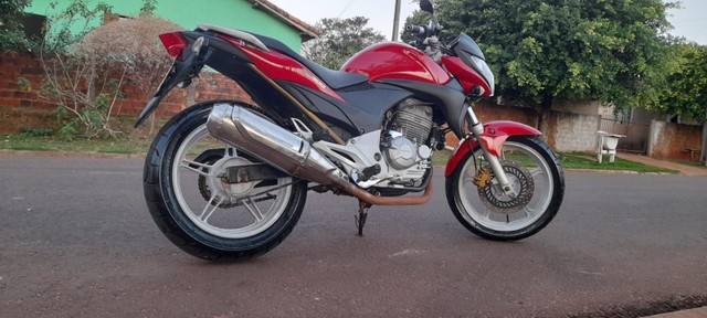 VENDE-SE CB 300 2010 DOCUMENTOS TUDO OK