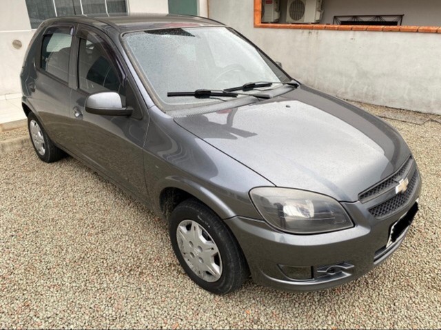 VENDO CELTA TOP