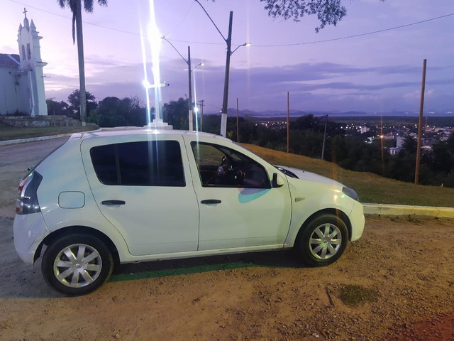 VENDO RENAULT SANDERO 2014