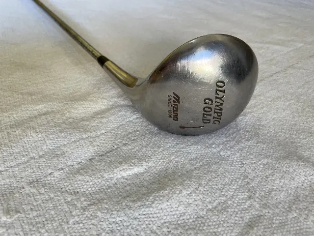 Taco de Golf Mizuno Olympic Gold 