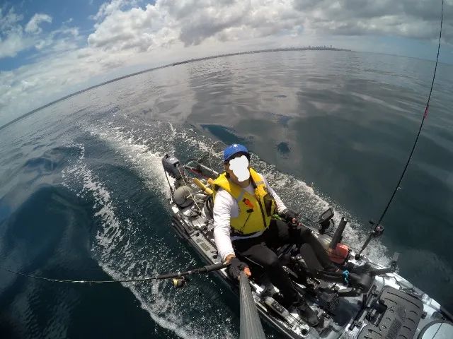 Vendo Caiaque Iron com Registro para Motor  - Foto 2