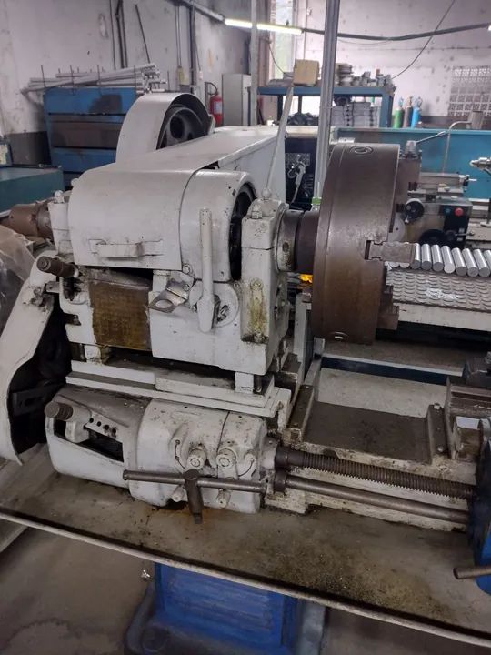 Torno Imor antigo carcaceiro 2,5 MTS X 650 mm - Foto 3