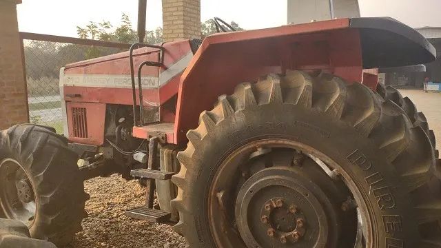 Trator F610 Traçado- Massey Fergunson 4 x 4 - Foto 4