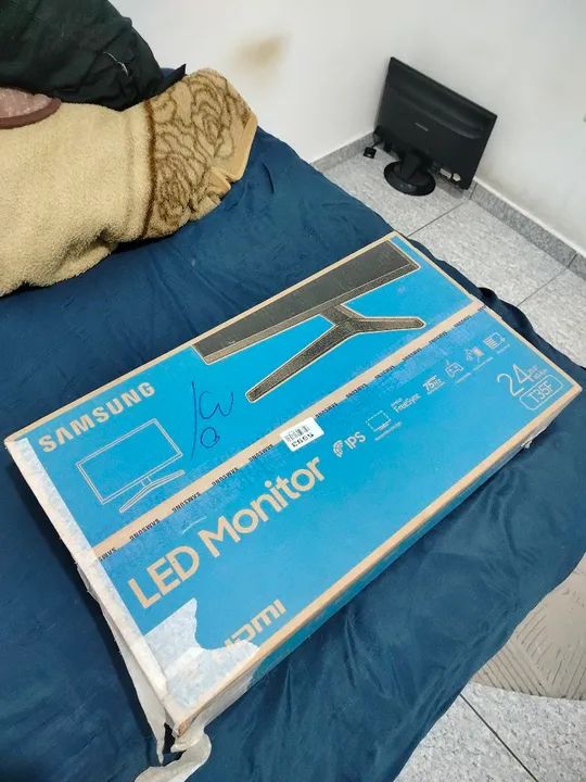 Monitor Gamer Samsung 24 polegadas 75hz HDMI e VGA (Acompanha Cx Original) - Foto 4