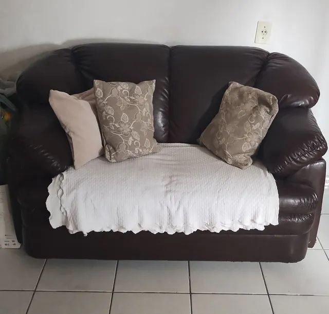 Sofá 100 reais Sofás e Poltronas Parque São Vicente, São Vicente