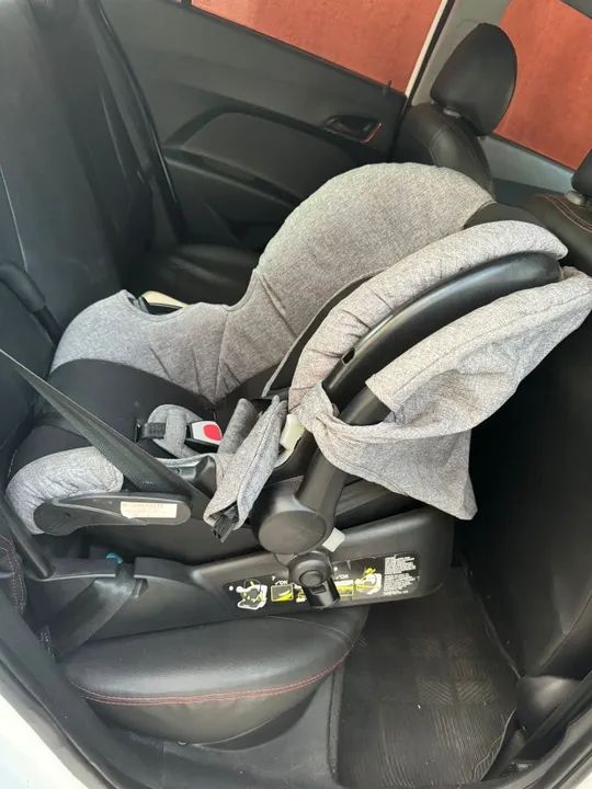 Carrinho de bebê e cadeirinha/bebê conforto (seminovos) - Foto 3