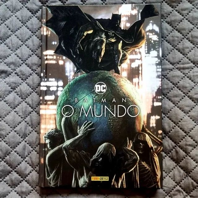 BATMAN - O MUNDO (CAPA DURA) | Quadrinho, HQ