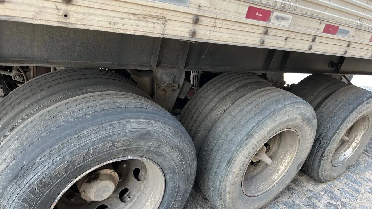 Oportunudade Carreta bau Guerra 2011 - Foto 4