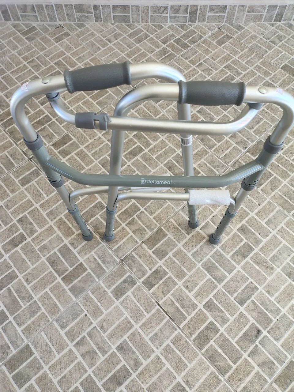 Andador em alumínio novo sem uso - Foto 6