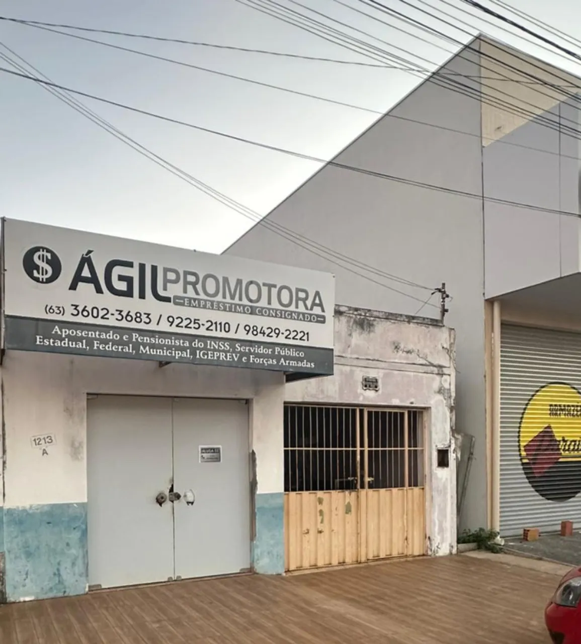 Aluga-se Casa com ponto comercial