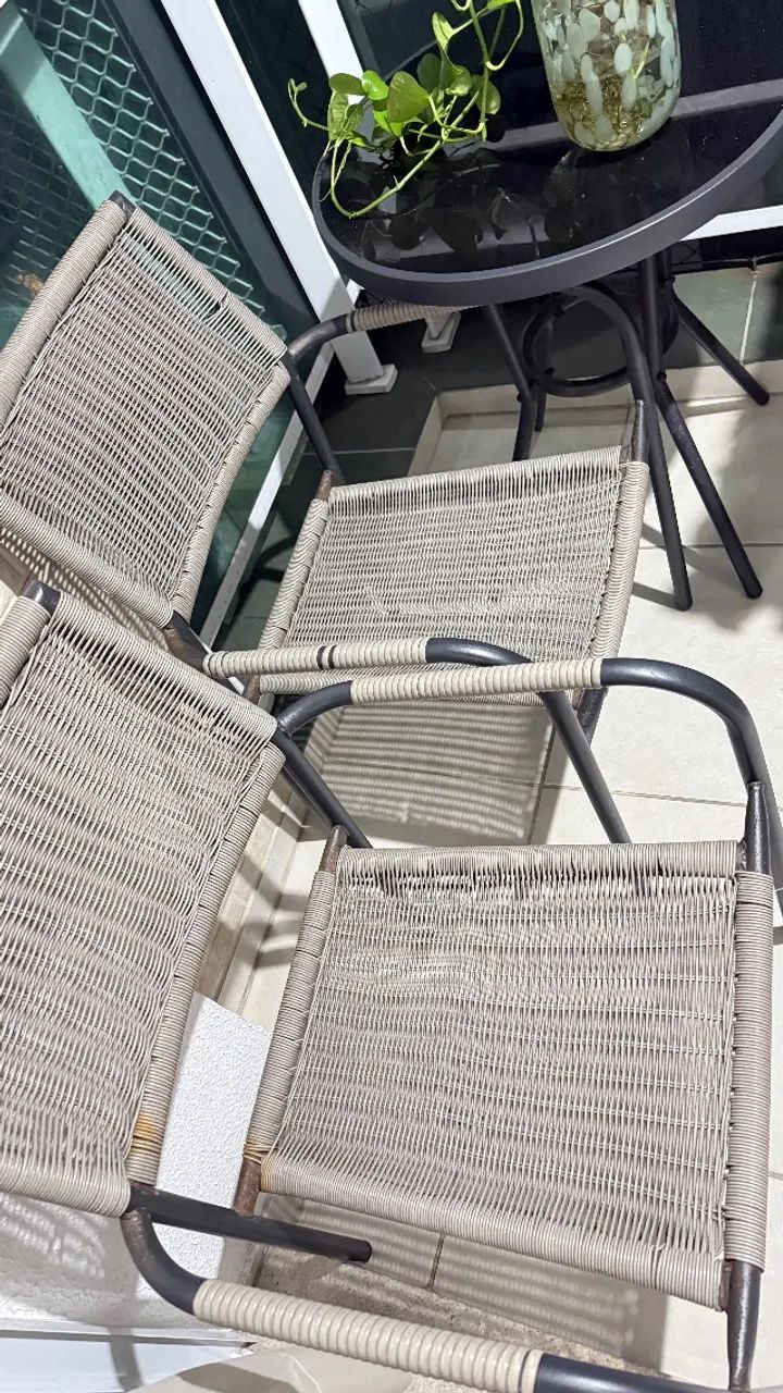 Conjunto mesa e cadeiras - Foto 4