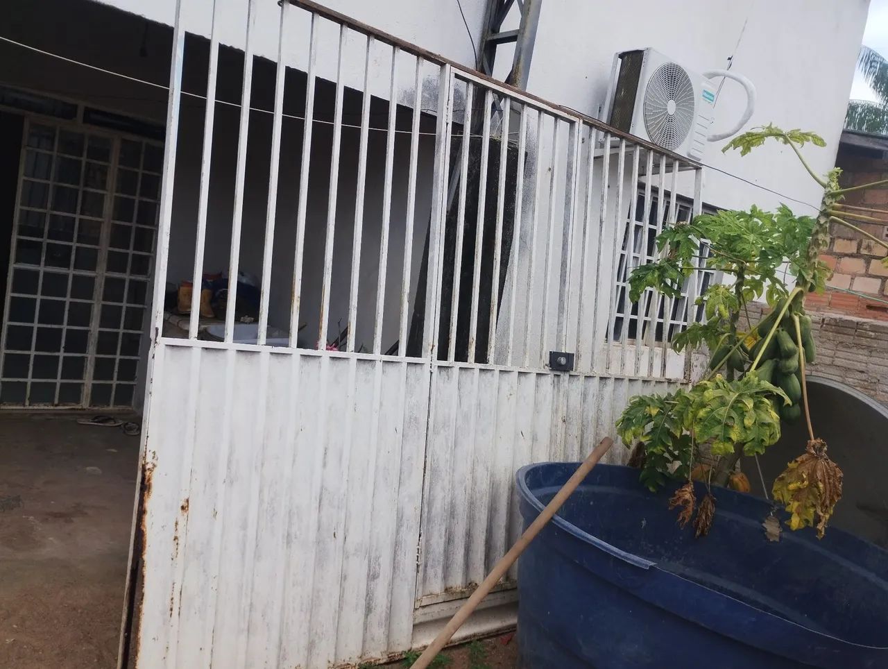 Portão de ferro 64295720857858120