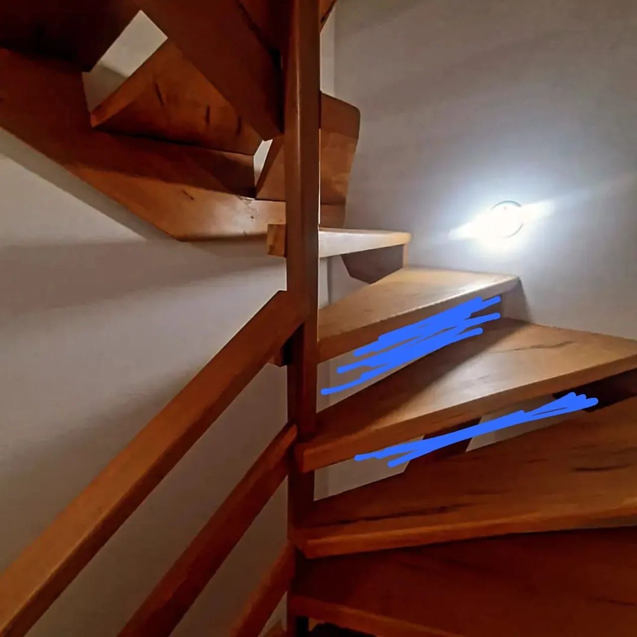 Escada de madeira de lei.  Sob medida  - Foto 3