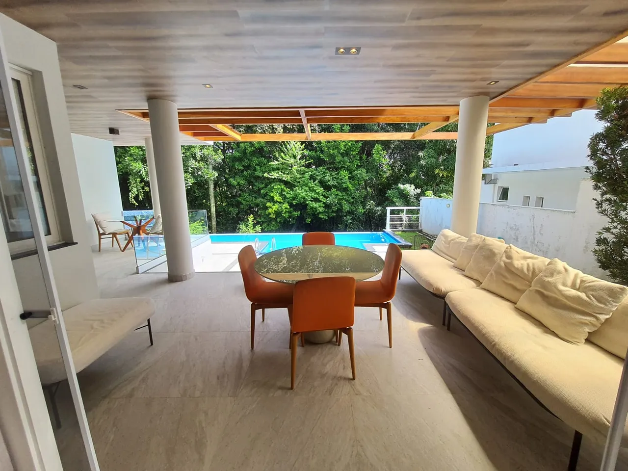 CASA ALPHAVILLE 1