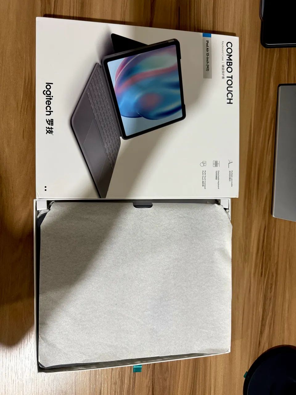 Capa com Teclado Logitech Combo Touch para iPad Air 13 (M2/M3) - Foto 3