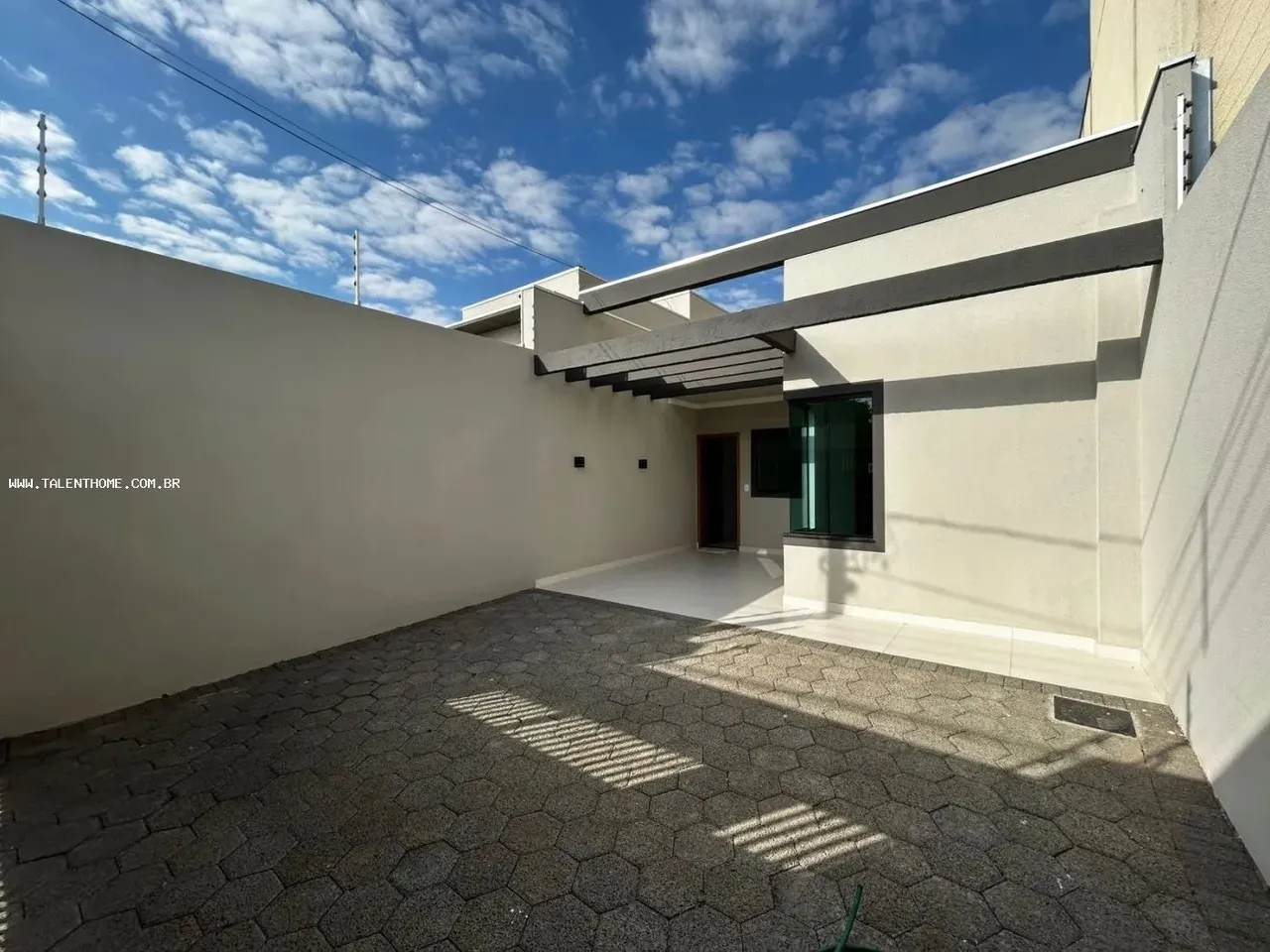 Casa para Venda em Londrina, Bandeirantes, 3 dormitórios, 1 suíte, 2 banheiros, 2 vagas