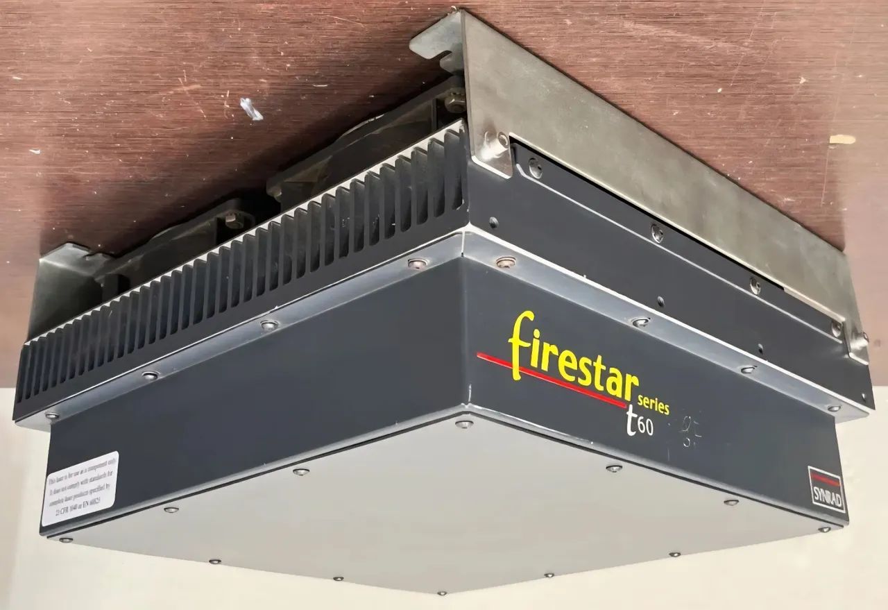 Conjunto de Tubo Laser de Co2 de metal Selado Synrad 60 watts + Módulo RF.<br> - Foto 6