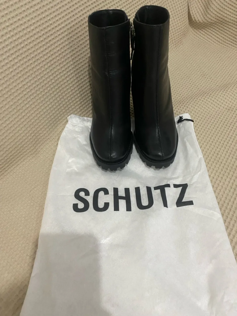 Bota Schutz Tratorada Preta Salto Grosso