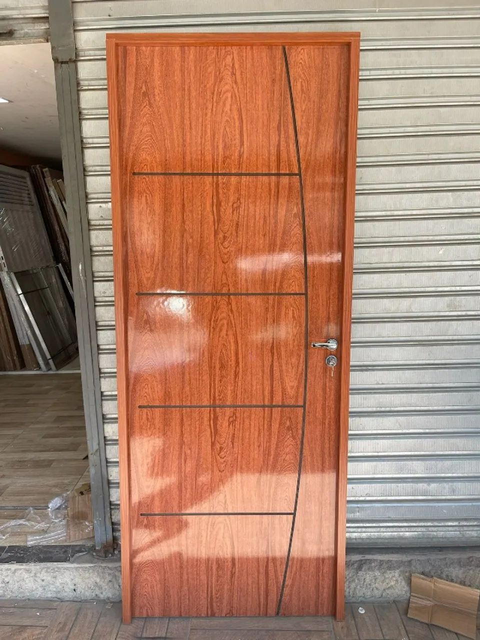 porta de madeira desenhada completa  - Foto 3