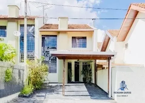 Vende-se sobrado em condomínio fechado com 3 quartos e 2 banheiros no bairro Alto Boqueirã