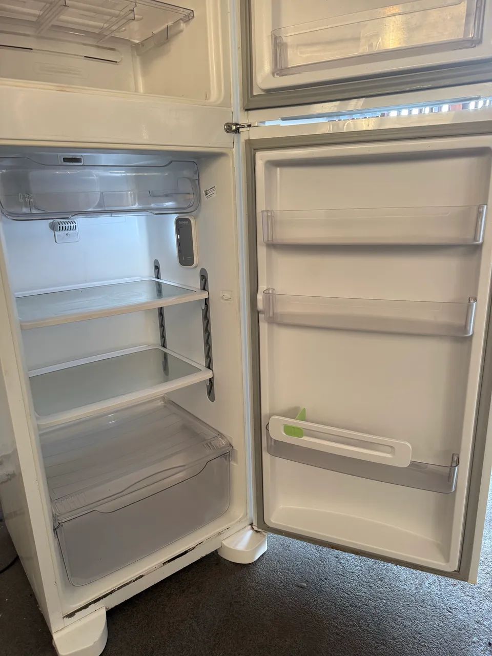 Geladeira cônsul 340 litros FROST FREE - Foto 2