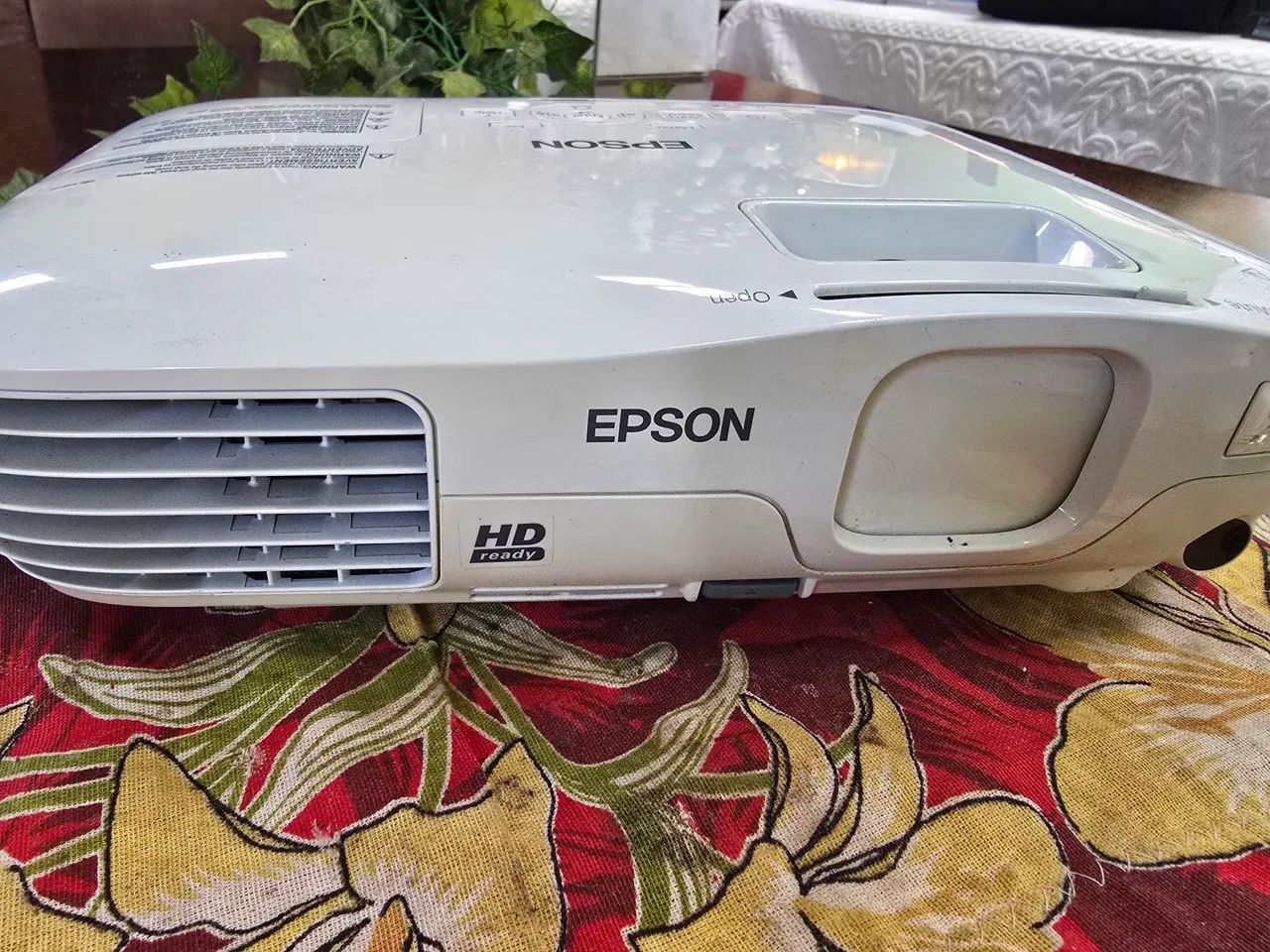 Projetor Epson Home cinema 705hd  - Foto 3