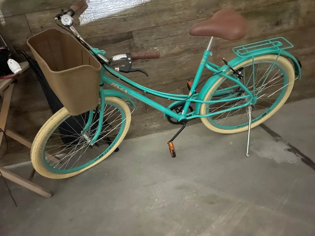 Bicicleta Vintage Verde Água com Cesto