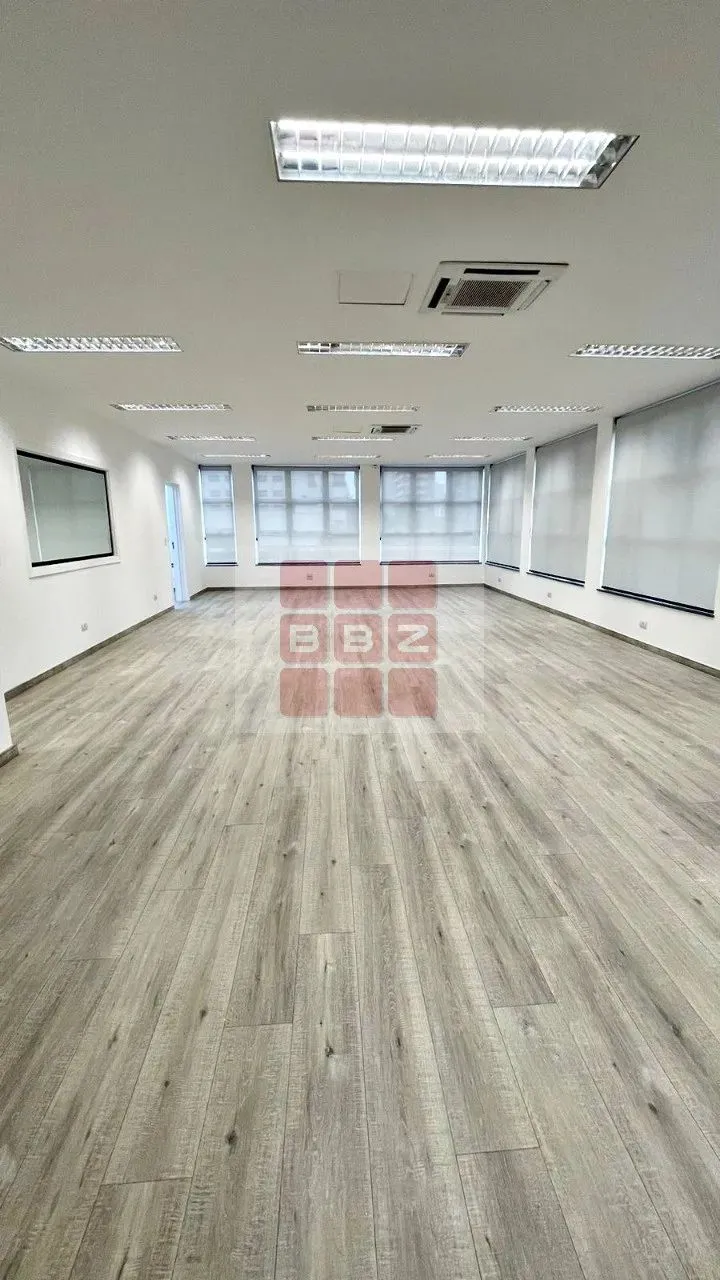 Salas Comerciais para Locação em São Paulo-SP, no Campo Belo: 2 Banheiros, 3 Vagas, 140m²