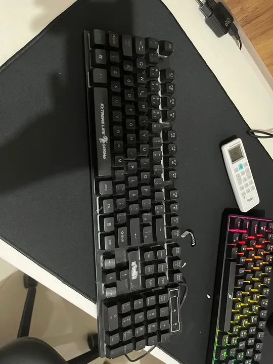 Teclado semi-mecânico 